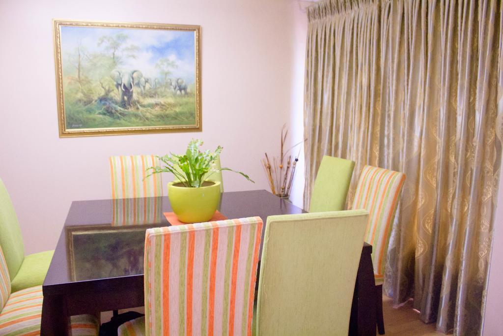 Khuvena Guesthouse 랜드버그 외부 사진