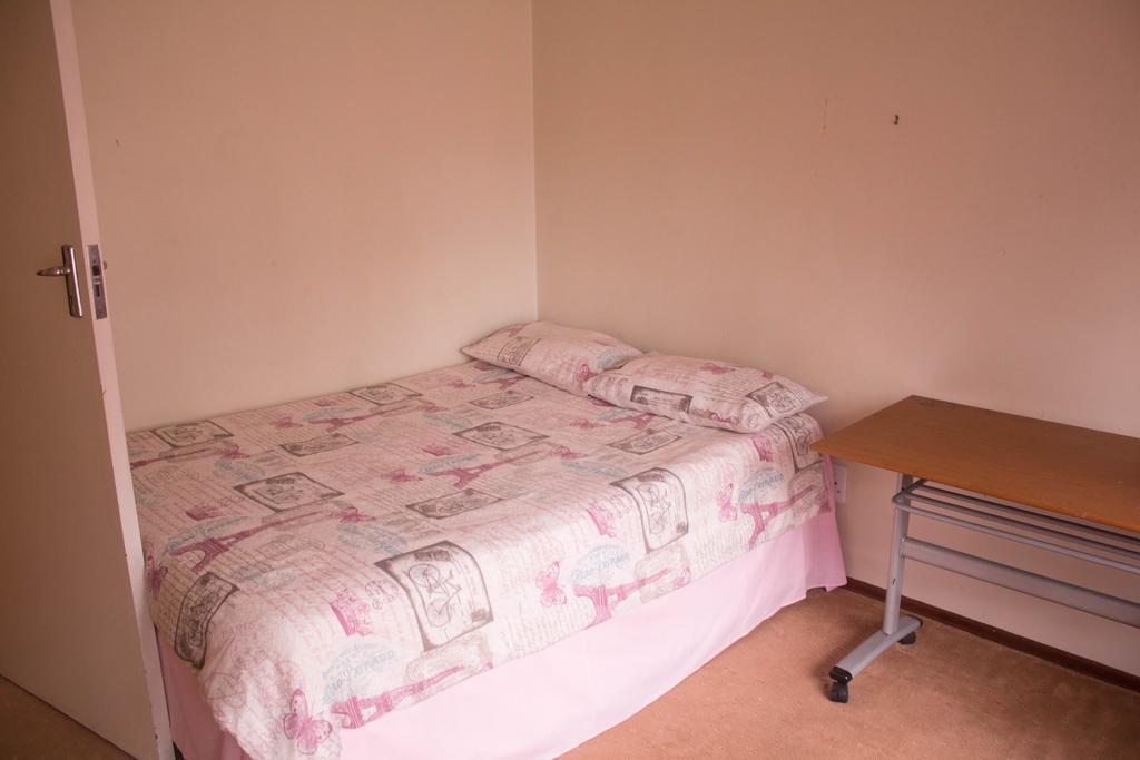 Khuvena Guesthouse 랜드버그 외부 사진