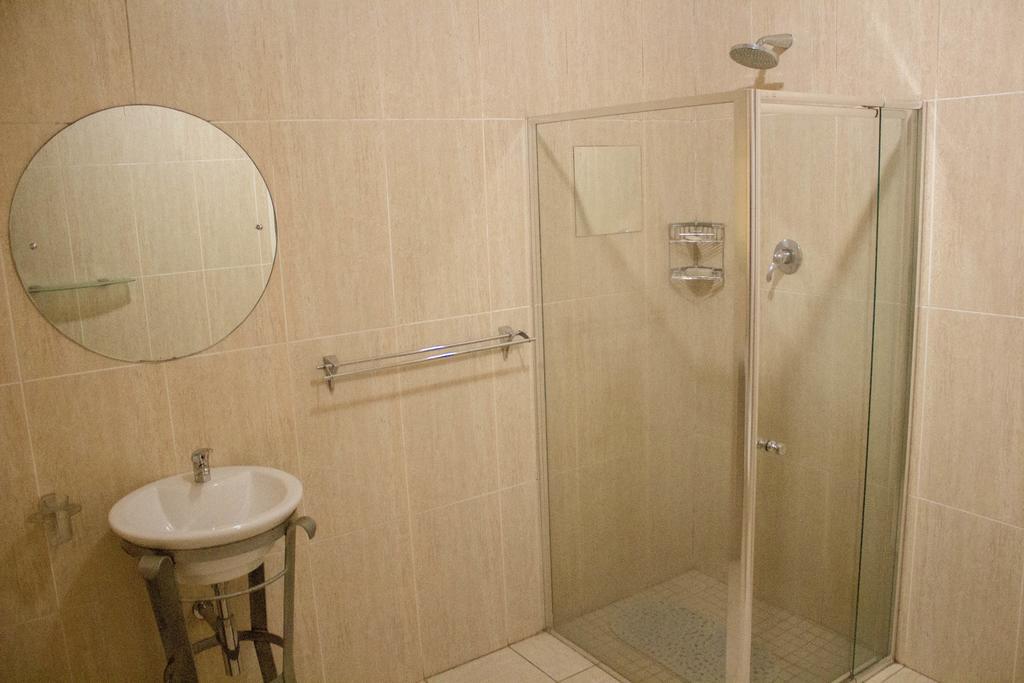 Khuvena Guesthouse 랜드버그 외부 사진