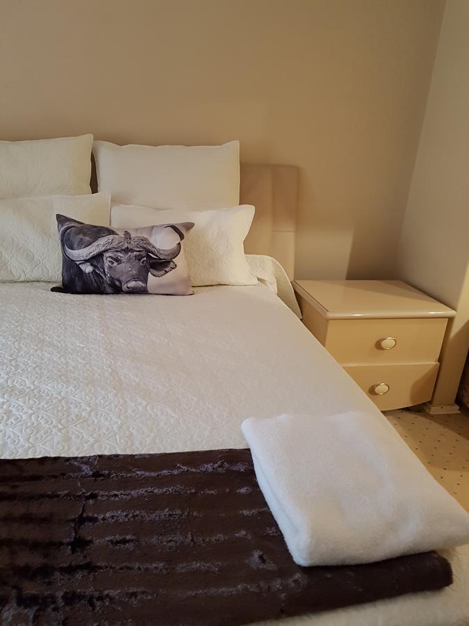 Khuvena Guesthouse 랜드버그 외부 사진