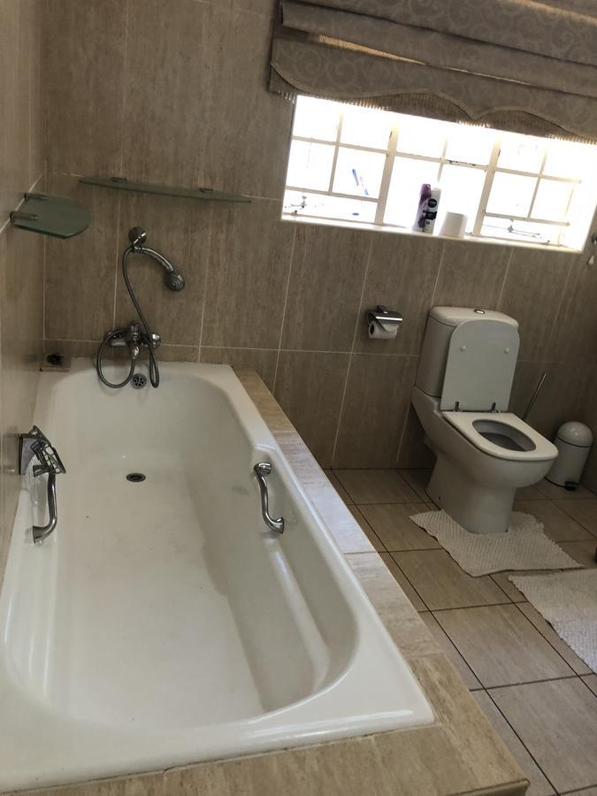 Khuvena Guesthouse 랜드버그 외부 사진