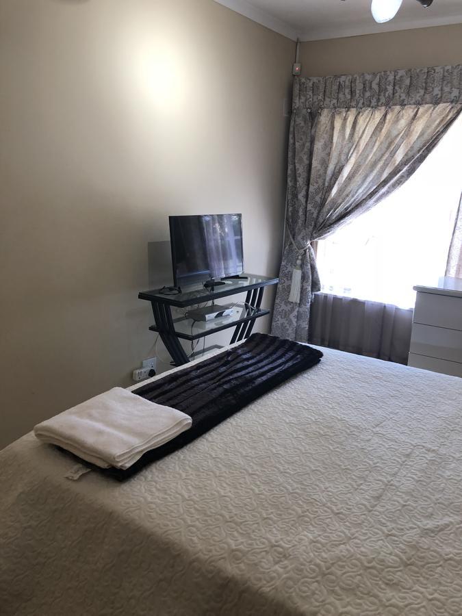 Khuvena Guesthouse 랜드버그 외부 사진