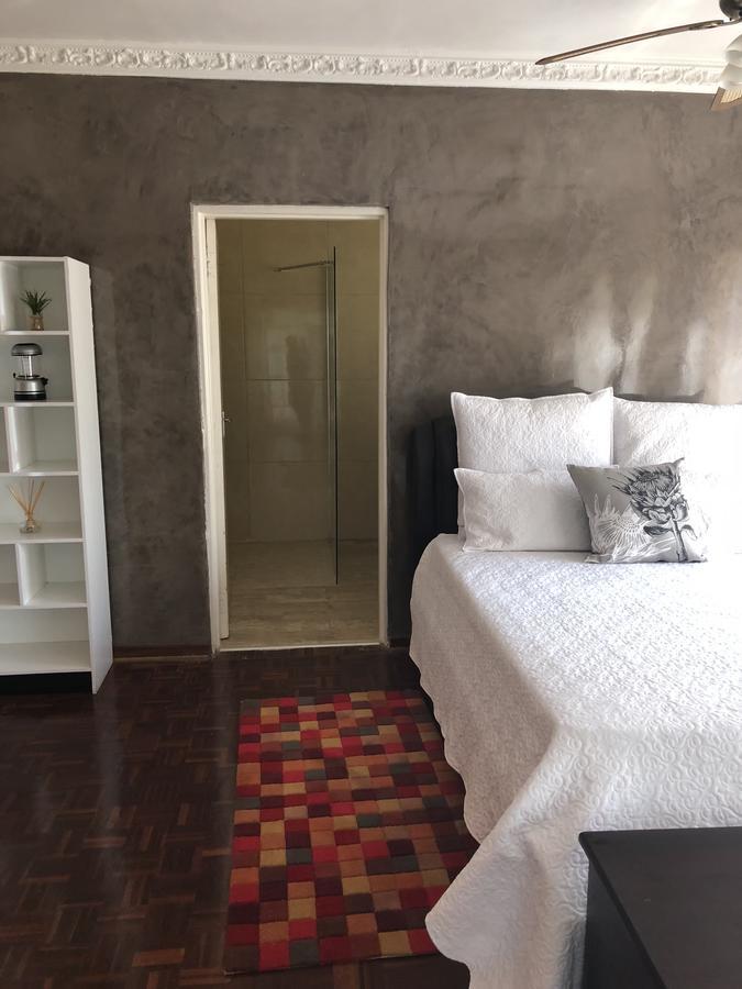 Khuvena Guesthouse 랜드버그 외부 사진