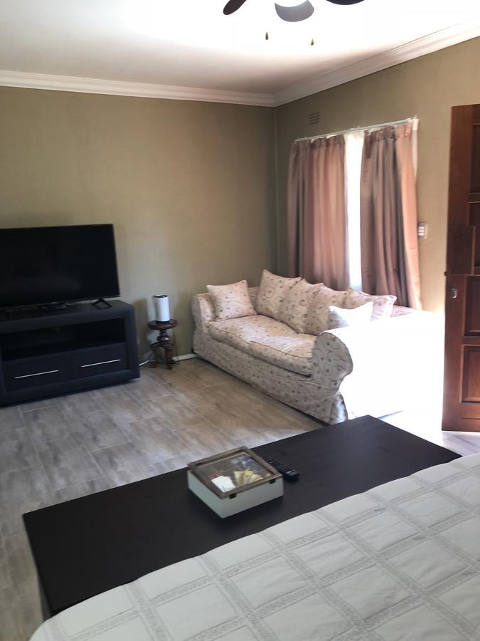 Khuvena Guesthouse 랜드버그 외부 사진