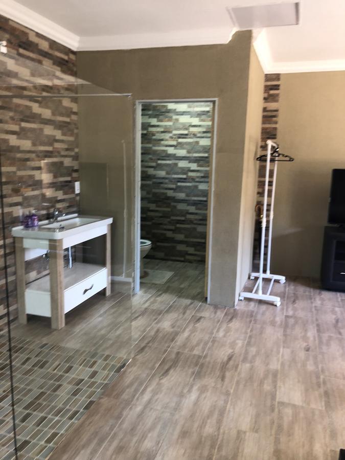 Khuvena Guesthouse 랜드버그 외부 사진