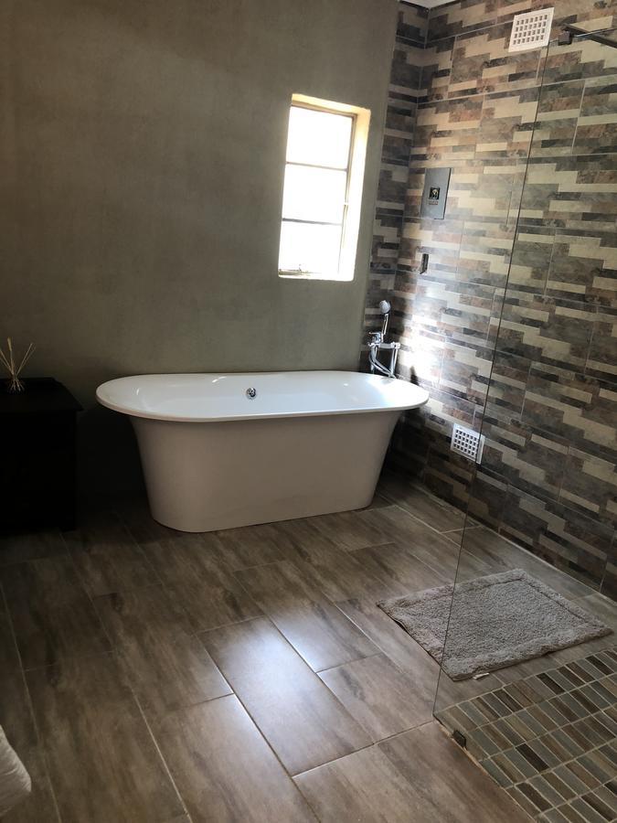 Khuvena Guesthouse 랜드버그 외부 사진