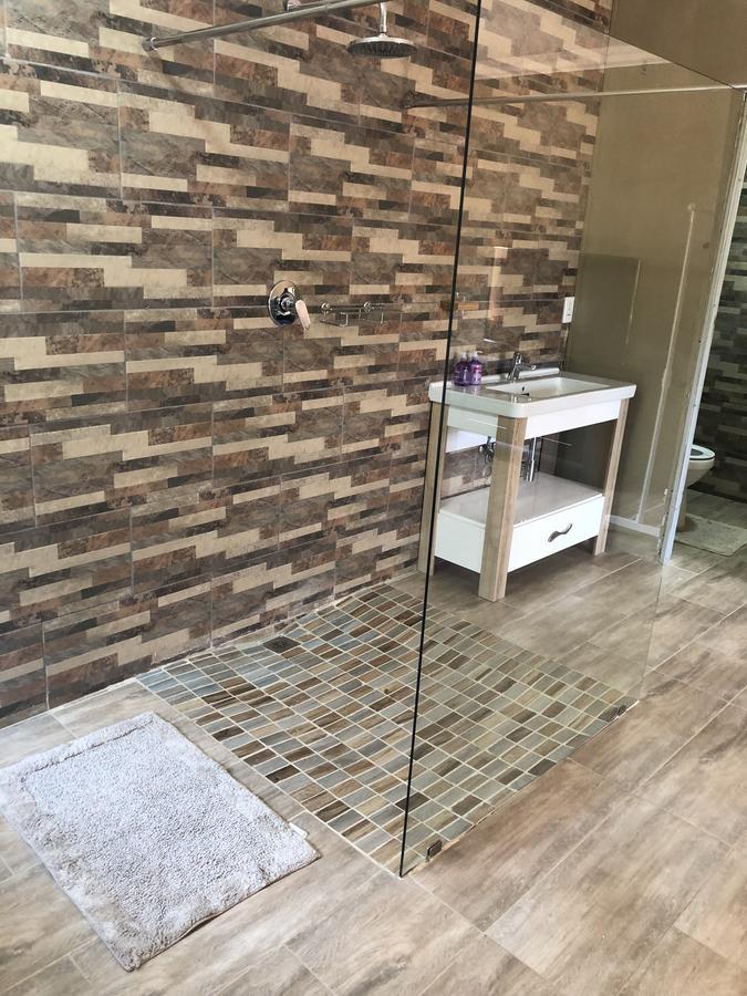 Khuvena Guesthouse 랜드버그 외부 사진